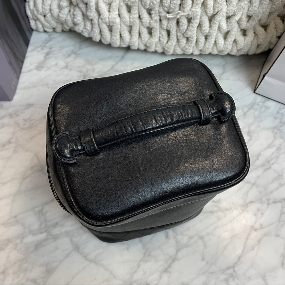 Chanel Vanity Handbag - Picture 7 of 11